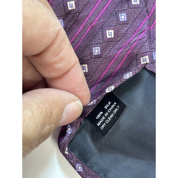 Marquis 100% Silk Geometric Print Purple Neck Tie - Picture 6 of 7